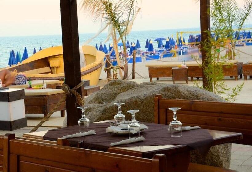 فندق Villaggio Faro Punta Stilo