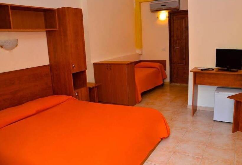 فندق Villaggio Faro Punta Stilo