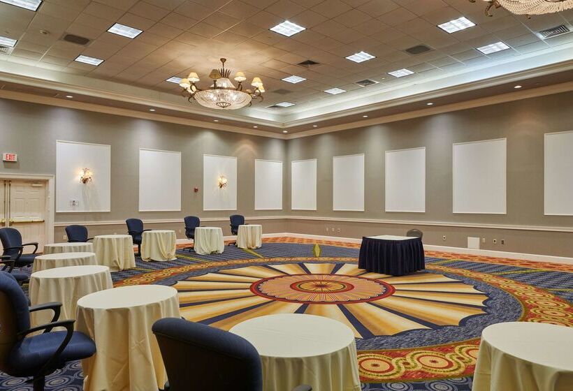 Virginia Crossings Hotel, Tapestry Collection By Hilton