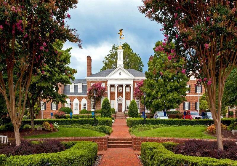 Virginia Crossings Hotel, Tapestry Collection By Hilton