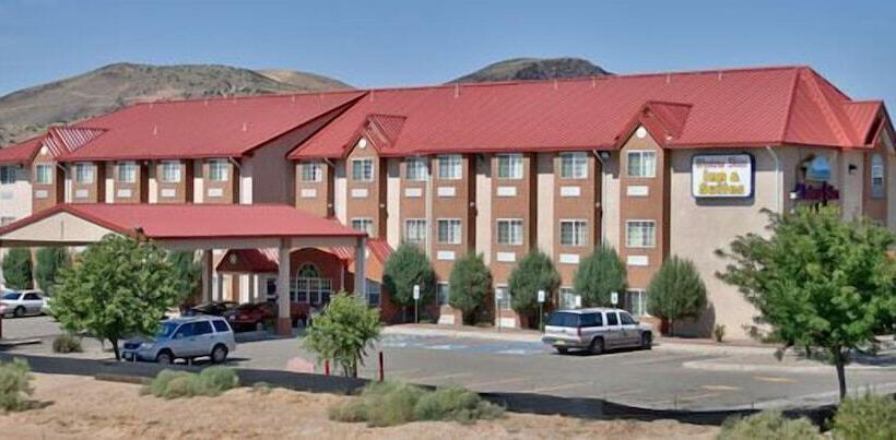 فندق Western Skies Inn & Suites