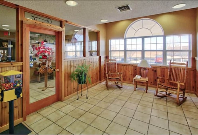 فندق Western Skies Inn & Suites