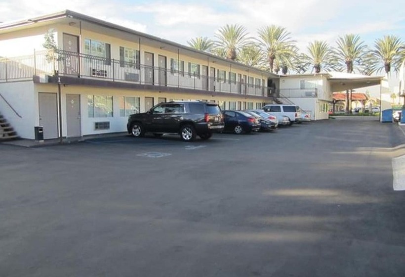 Little Boy Blue Motel