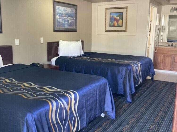 Little Boy Blue Motel