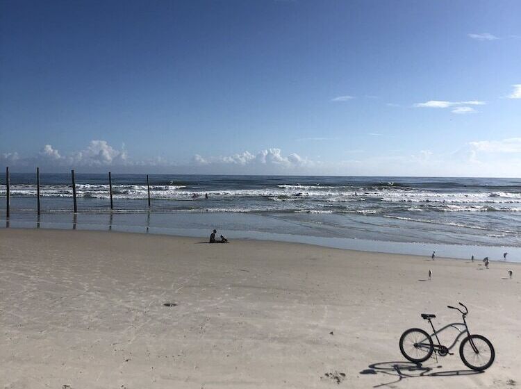 فندق على الطريق Beachside Hotel   Daytona Beach   No Pool