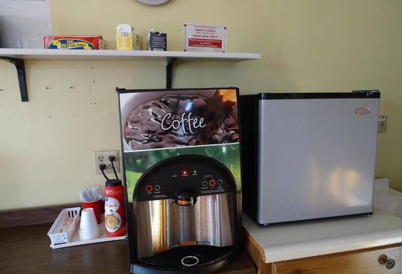 فندق على الطريق Rivers Inn