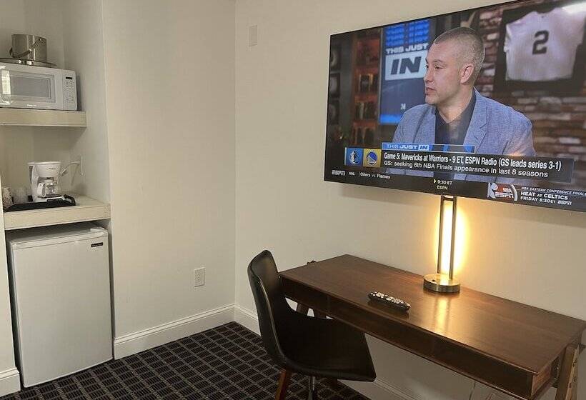 汽车旅馆 Rocky River Inn