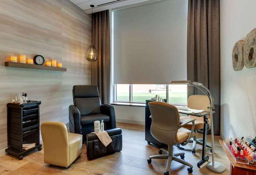 The Chattanoogan Hotel, Curio Collection By Hilton