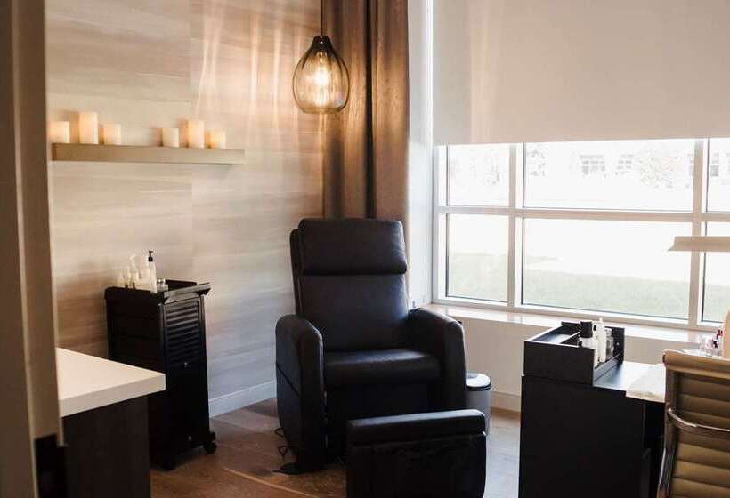 The Chattanoogan Hotel, Curio Collection By Hilton