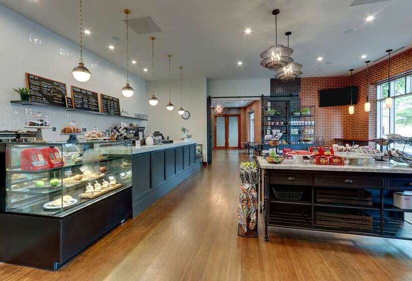 The Chattanoogan Hotel, Curio Collection By Hilton