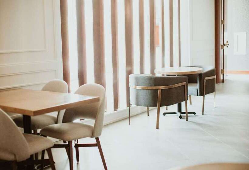 The Chattanoogan Hotel, Curio Collection By Hilton