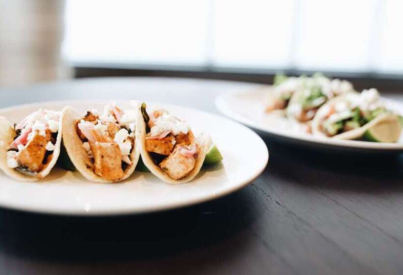 The Chattanoogan Hotel, Curio Collection By Hilton