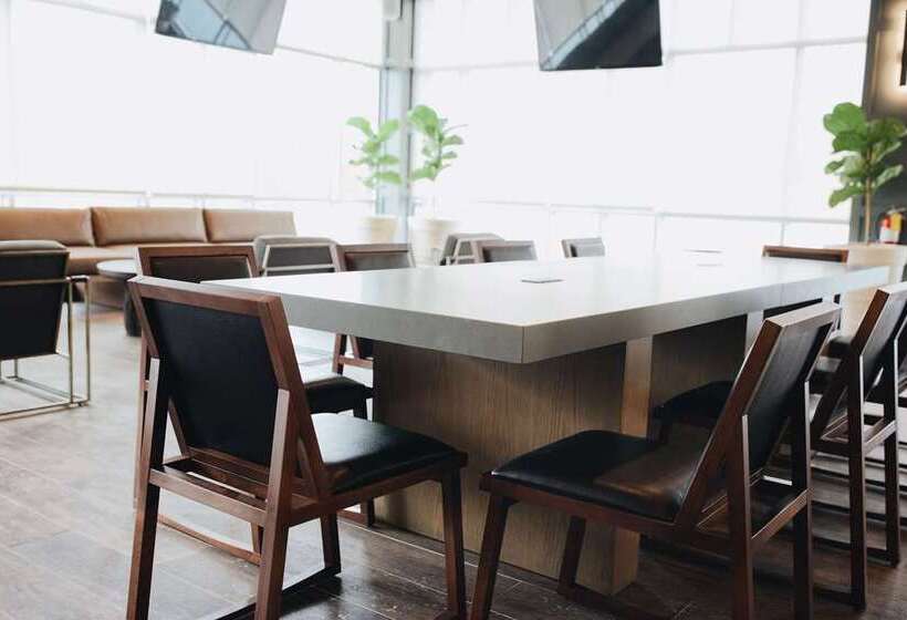 The Chattanoogan Hotel, Curio Collection By Hilton