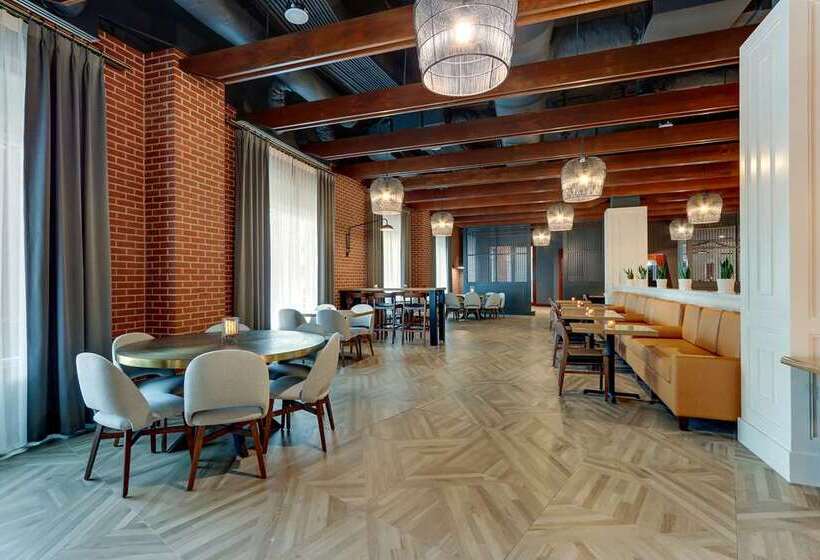 The Chattanoogan Hotel, Curio Collection By Hilton