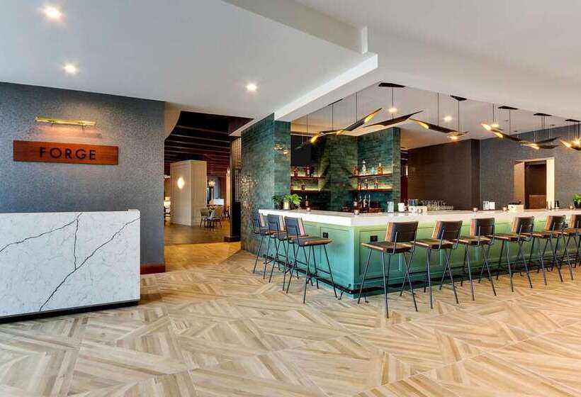 The Chattanoogan Hotel, Curio Collection By Hilton