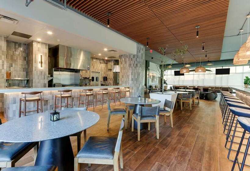 The Chattanoogan Hotel, Curio Collection By Hilton