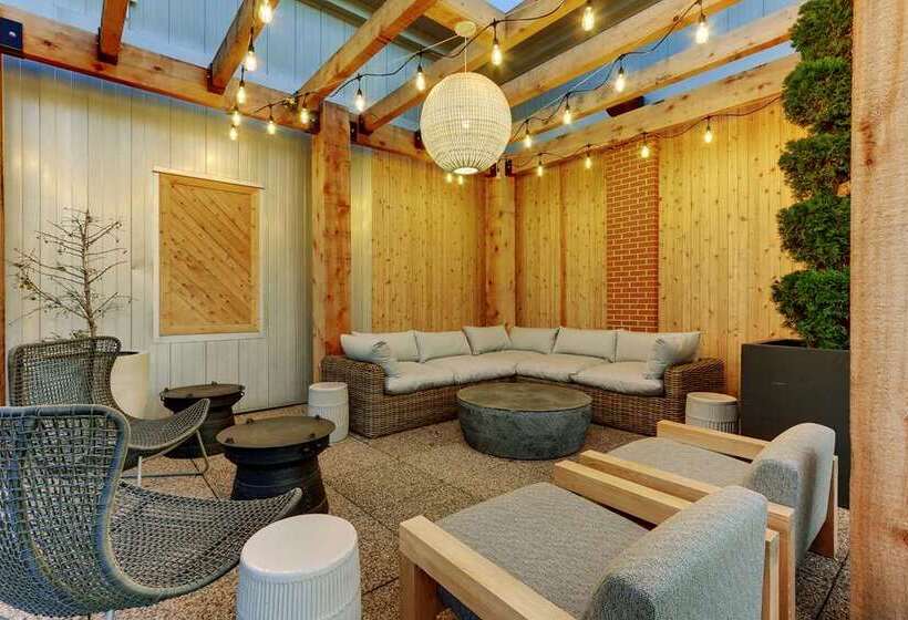 The Chattanoogan Hotel, Curio Collection By Hilton