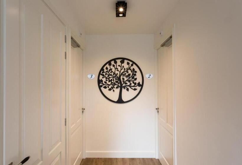 B&b   Brasserie De Lindeboom