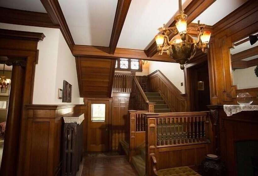 Bed and Breakfast Cartier Mansion