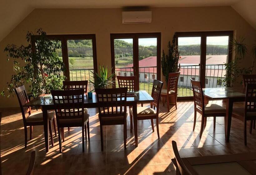 Bed and Breakfast Prosper Lovasklub Panzió