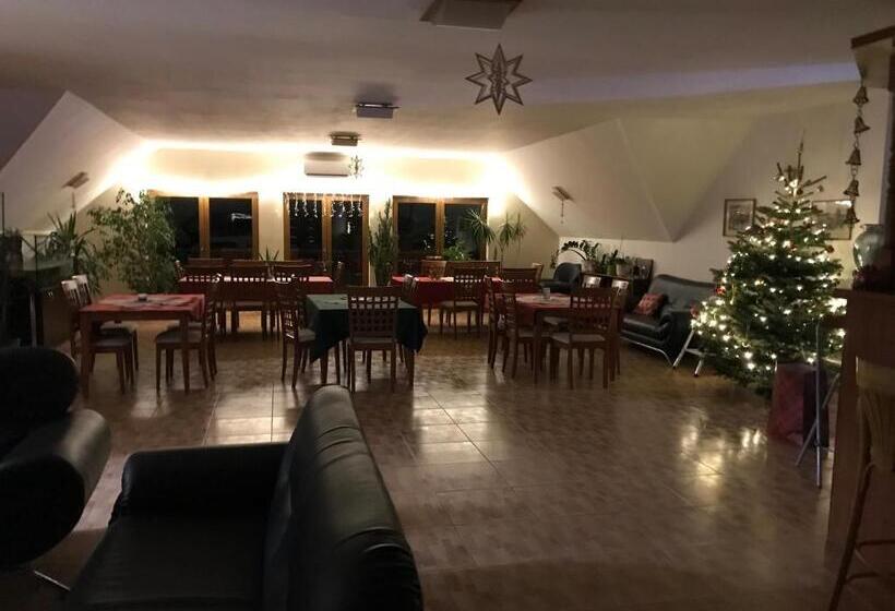 צימר Prosper Lovasklub Panzió