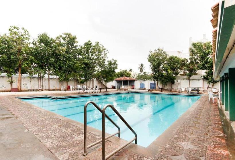 فندق Capital O 48495  & Club Melaange