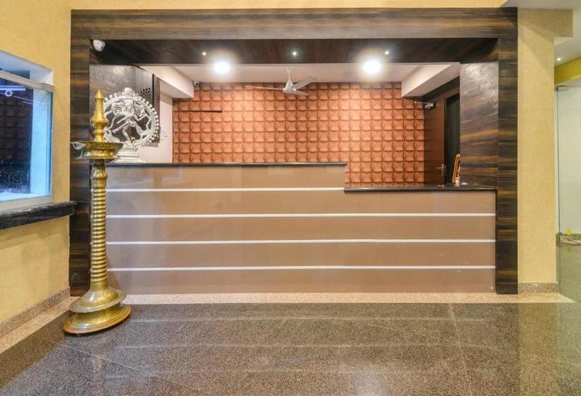 בית מלון כפרי Capital O75381 Vinayaka Regency