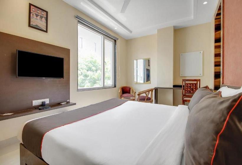 Hotel Collection O 41004 Shri Gopal Nagar