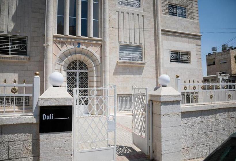 هتل Dali House