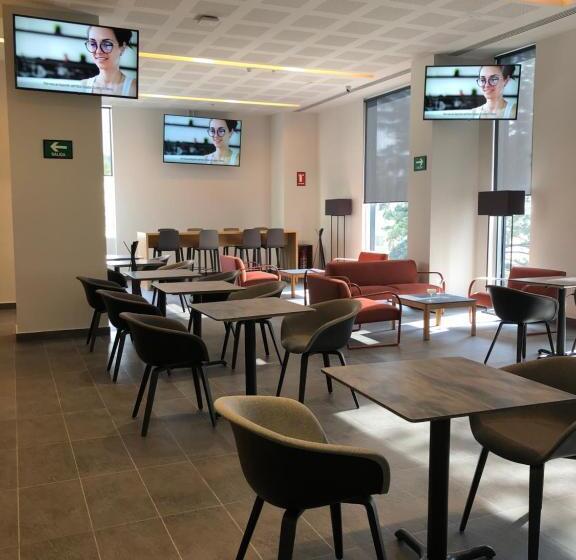 ホテル Galeria Plaza San Jeronimo