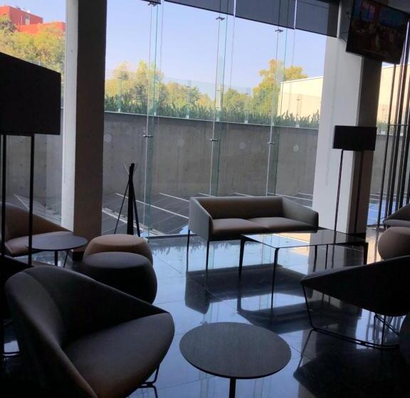 ホテル Galeria Plaza San Jeronimo