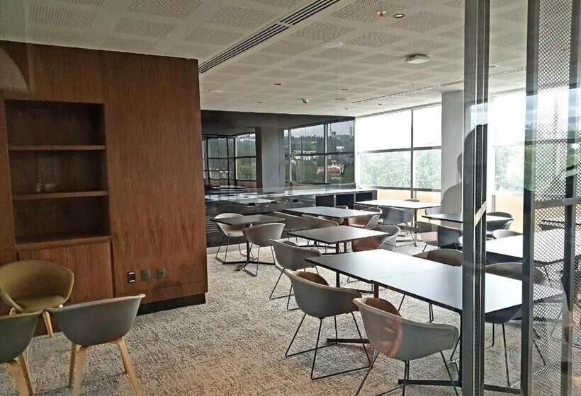 ホテル Galeria Plaza San Jeronimo