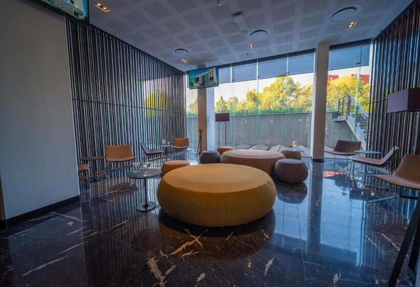 ホテル Galeria Plaza San Jeronimo