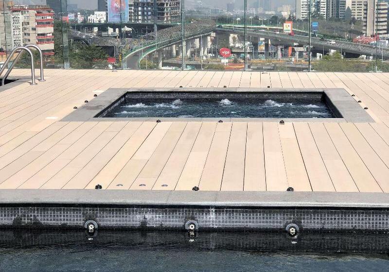 ホテル Galeria Plaza San Jeronimo