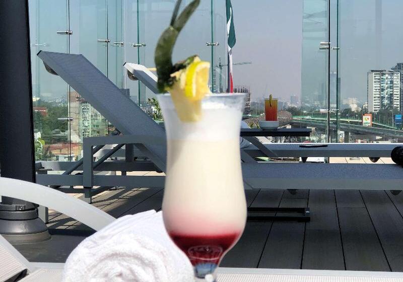 ホテル Galeria Plaza San Jeronimo