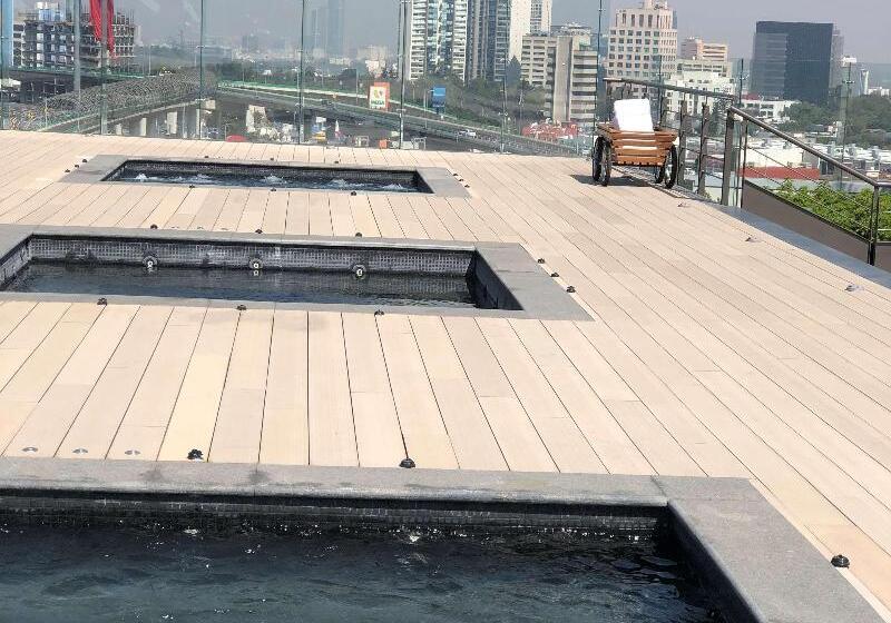 ホテル Galeria Plaza San Jeronimo