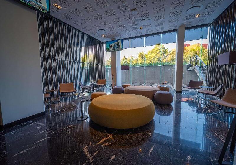 ホテル Galeria Plaza San Jeronimo