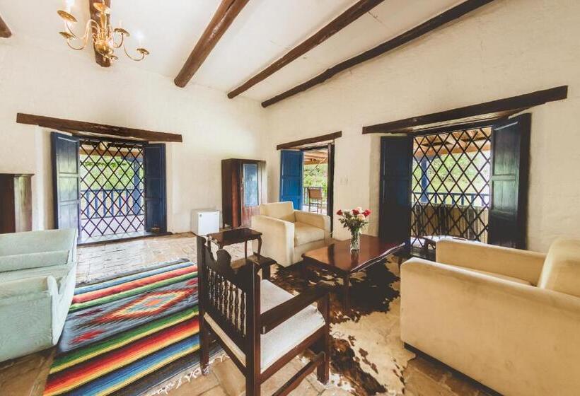 هتل Hacienda Pisoje