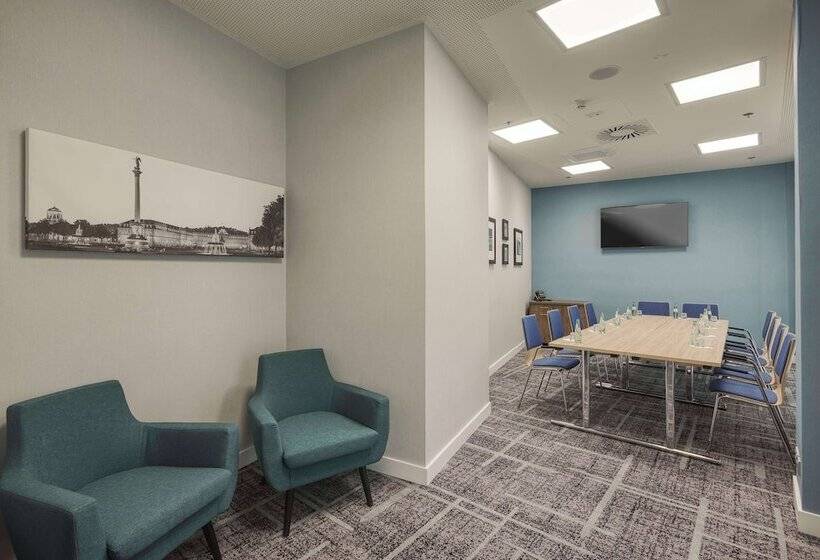 فندق Hampton By Hilton Stuttgart City Centre