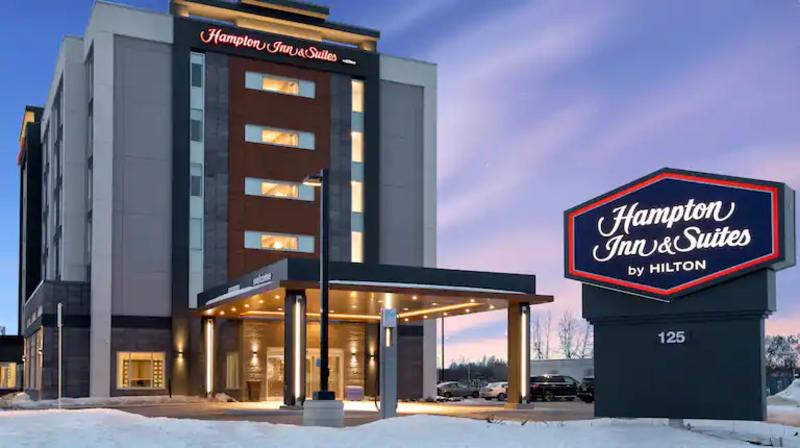 هتل Hampton Inn & Suites Ottawa West