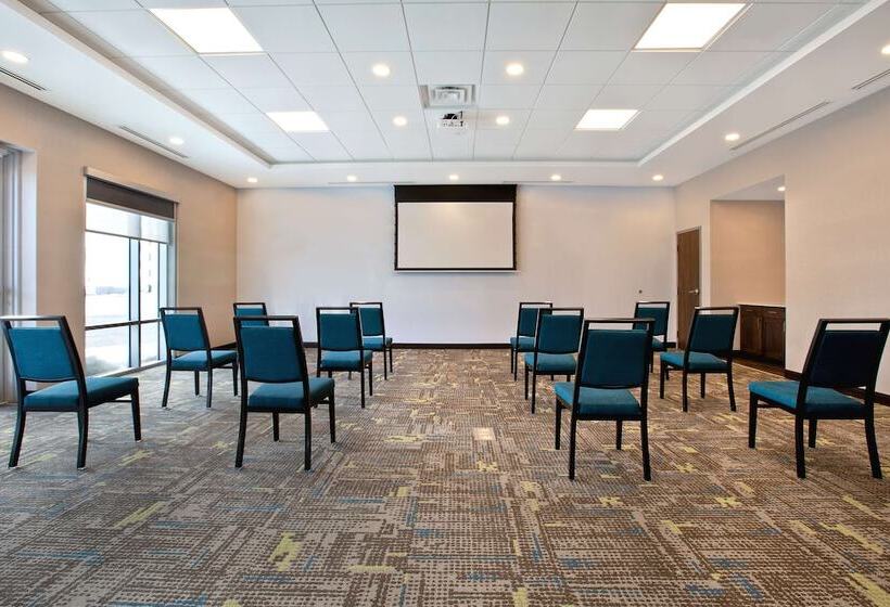 هتل Hampton Inn & Suites Ottawa West