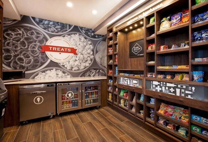 هتل Hampton Inn & Suites Ottawa West