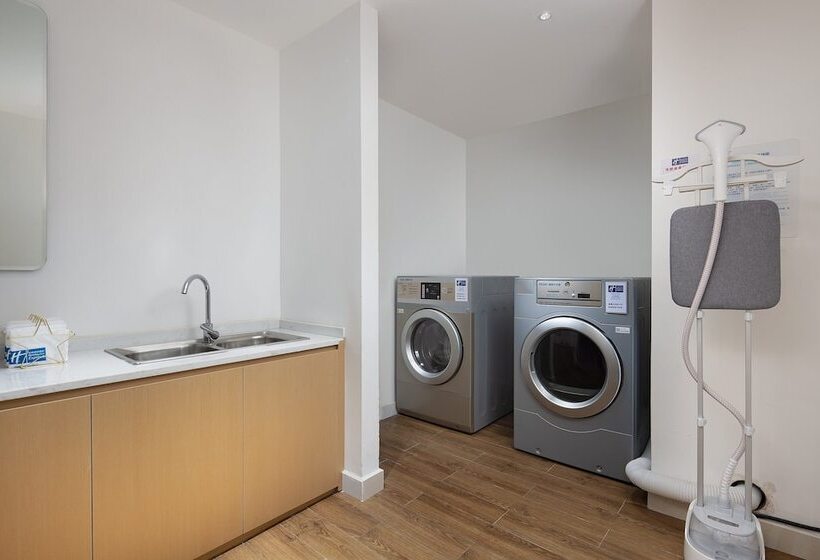 فندق Holiday Inn Express Changsha South Railway Station, An Ihg