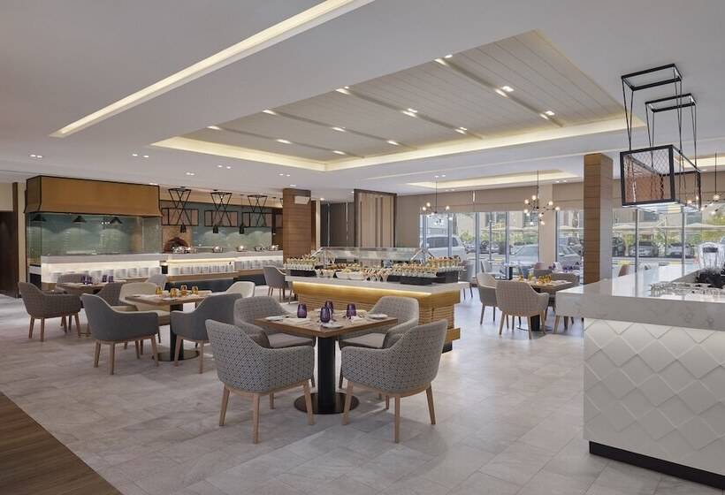 هتل Holiday Inn & Suites Al Jubail, An Ihg