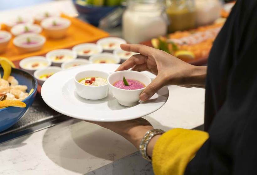 هتل Holiday Inn & Suites Al Jubail, An Ihg