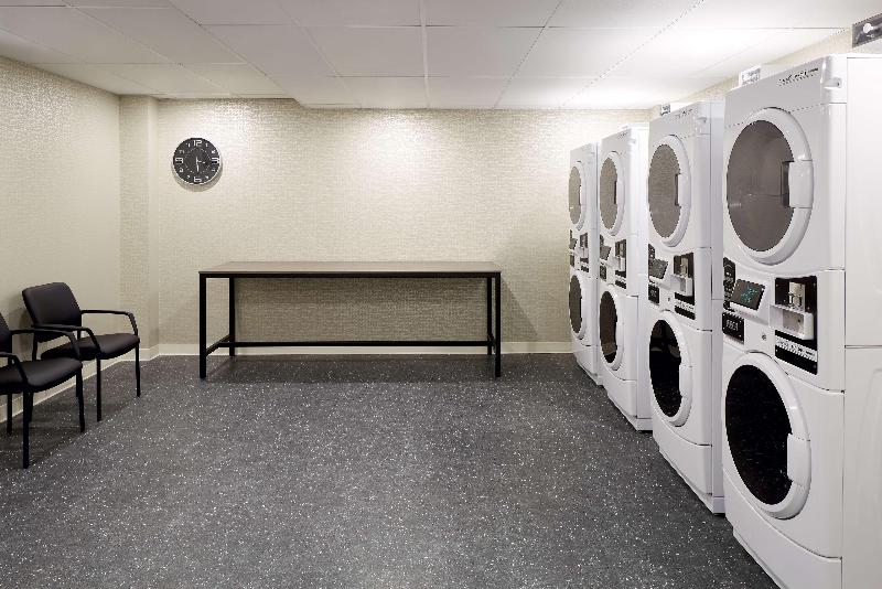 בית מלון כפרי Homewood Suites By Hilton Montreal Midtown, Quebec, Canada