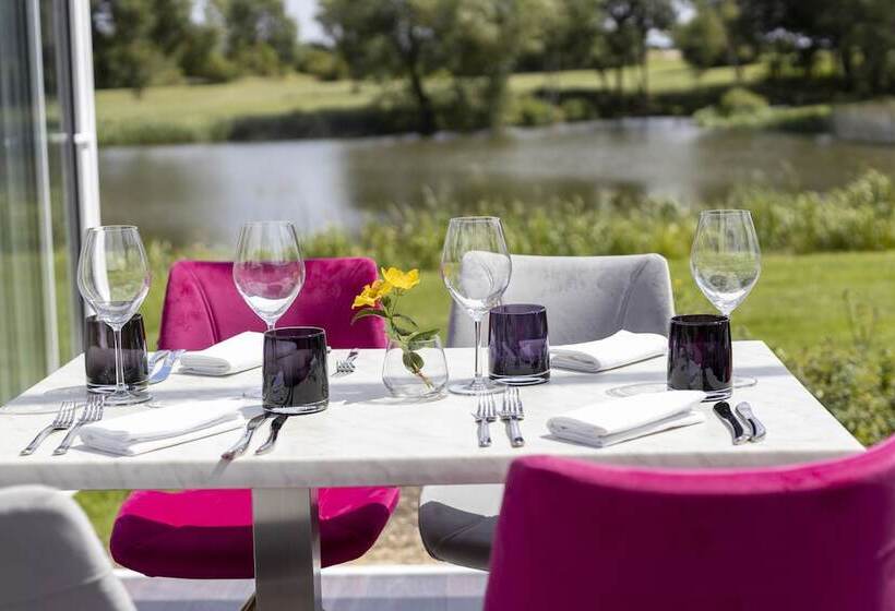 Kingfisher Hotel, Golf And Country Club