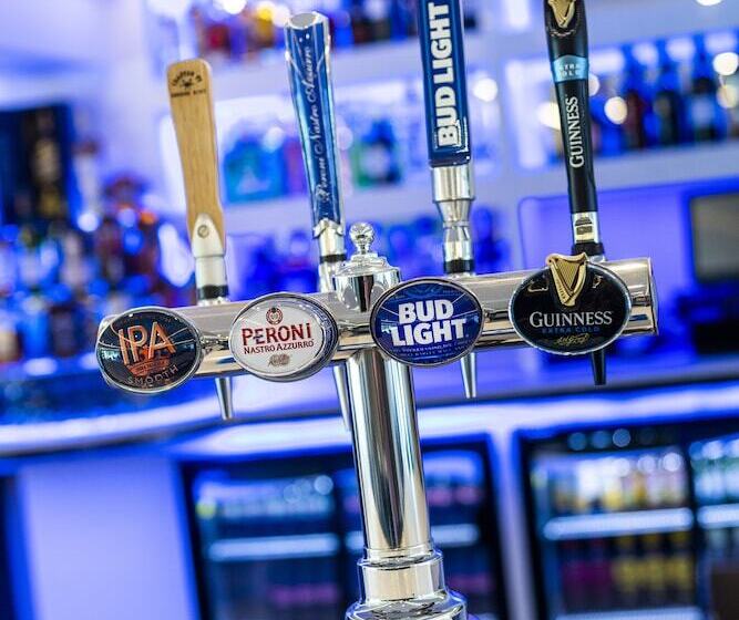 Kingfisher Hotel, Golf And Country Club