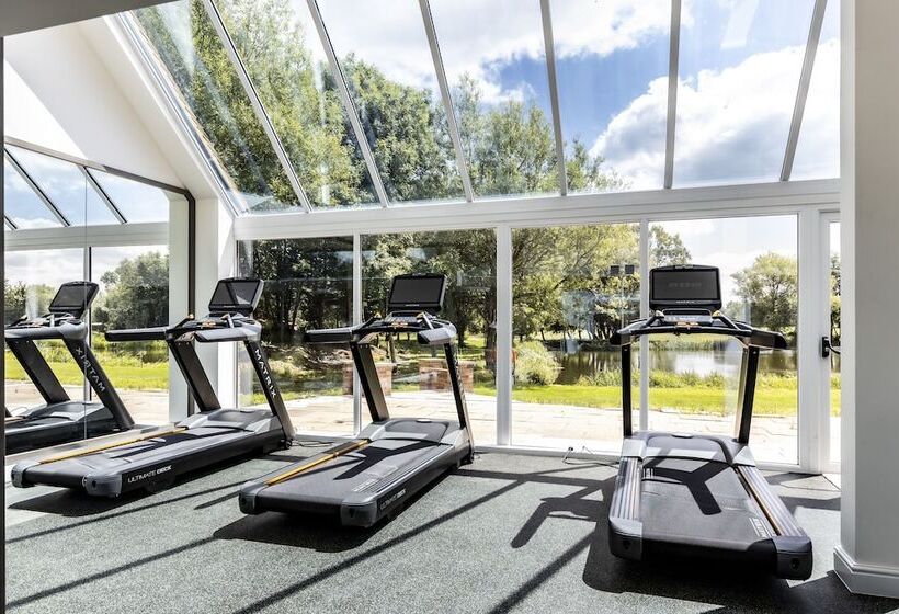 Kingfisher Hotel, Golf And Country Club