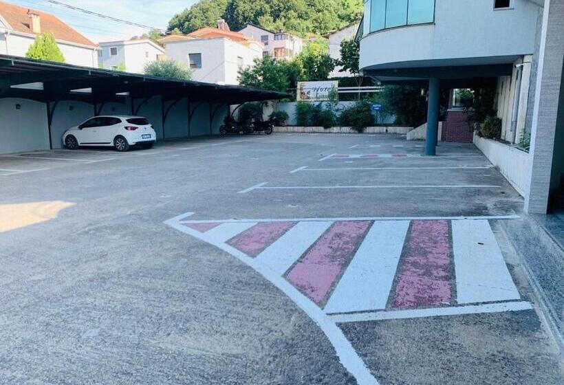 בית מלון כפרי Luander